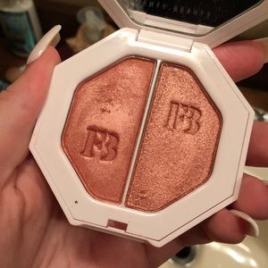 Fenty Beauty duo highlighter